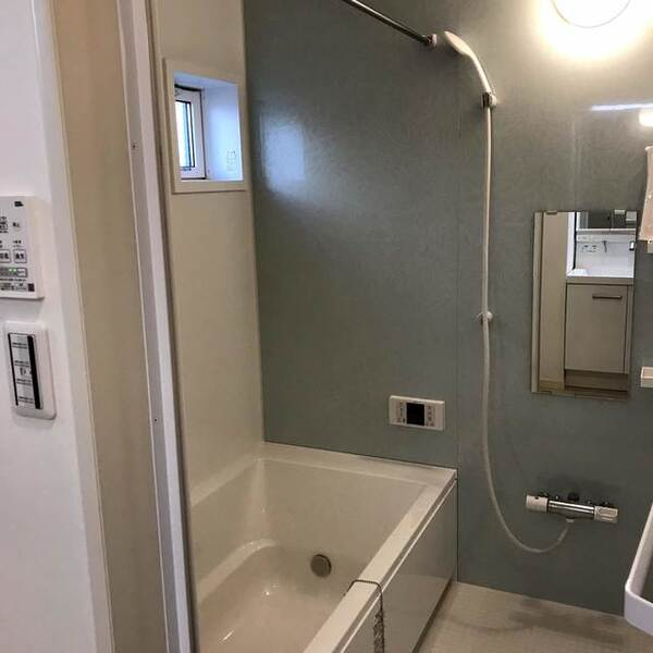 ��ʌ��������܎s�Y�a�撇���S���ڂ̃e���X�n�E�X�̃o�X