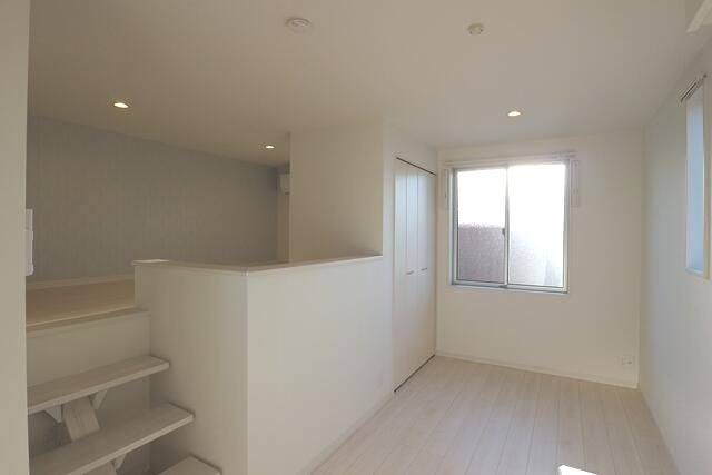 ��ʌ�����s���L�R���ڂ̃A�p�[�g�̋��ԁE���r���O