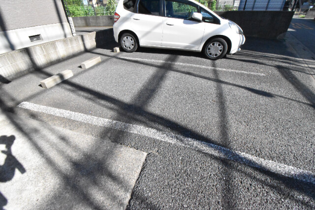 ��ʌ��������܎s�k��听���S���ڂ̃A�p�[�g�̒��ԏ�