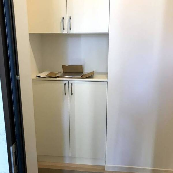 ��ʌ��������܎s�Y�a�撇���S���ڂ̃e���X�n�E�X�̌���