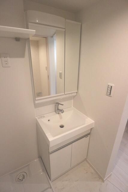 ��ʌ�����s���L�R���ڂ̃A�p�[�g�̂��̑�