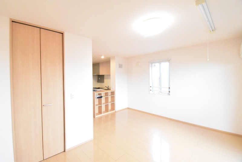 ��ʌ��������܎s�k��{�����̃A�p�[�g�̋��ԁE���r���O