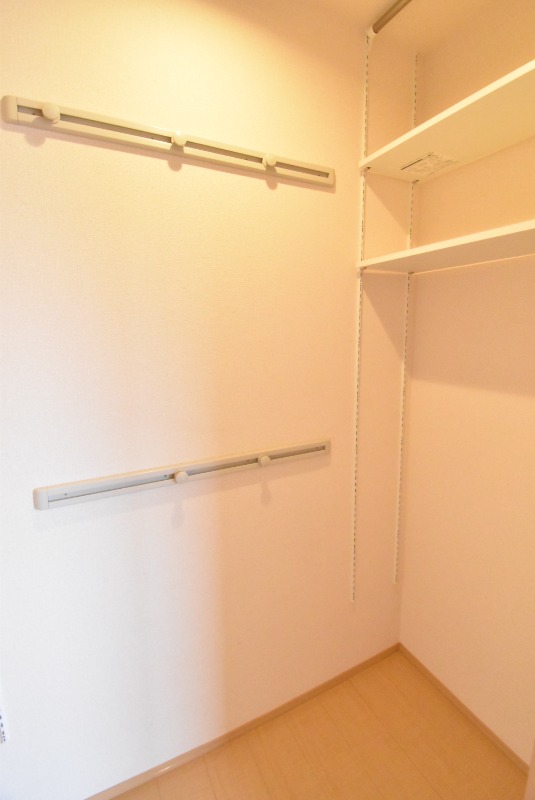 ��ʌ��������܎s�k��{�����̃A�p�[�g�̎��[