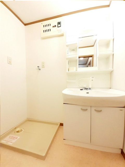 ��ʌ��������܎s��΋搼���̃A�p�[�g�̐��ʏ�