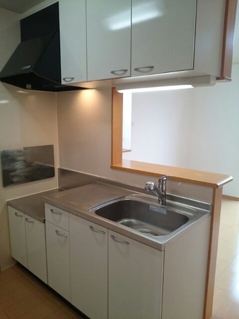 ��ʌ�����s�ђ��̃A�p�[�g�̃L�b�`��