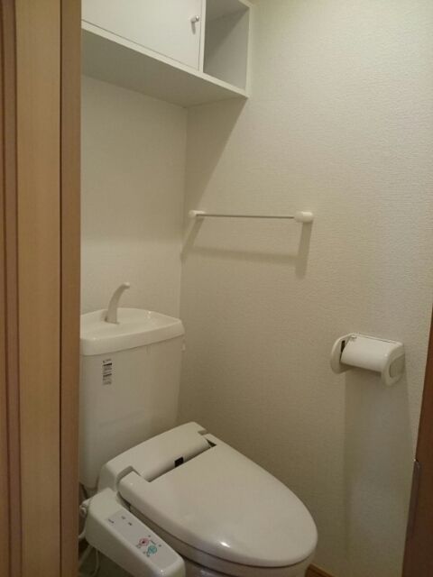 ��ʌ�����s�ђ��̃A�p�[�g�̃g�C��