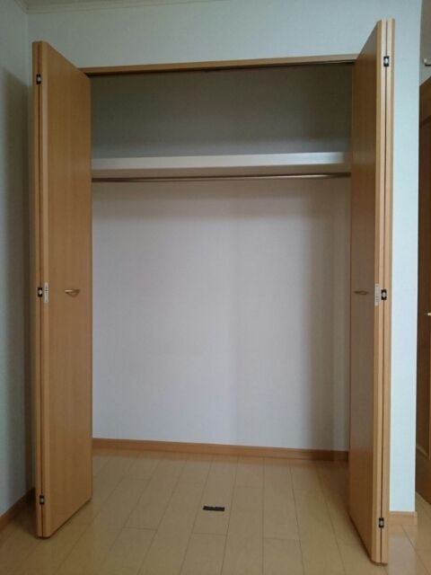 ��ʌ�����s�ђ��̃A�p�[�g�̎��[