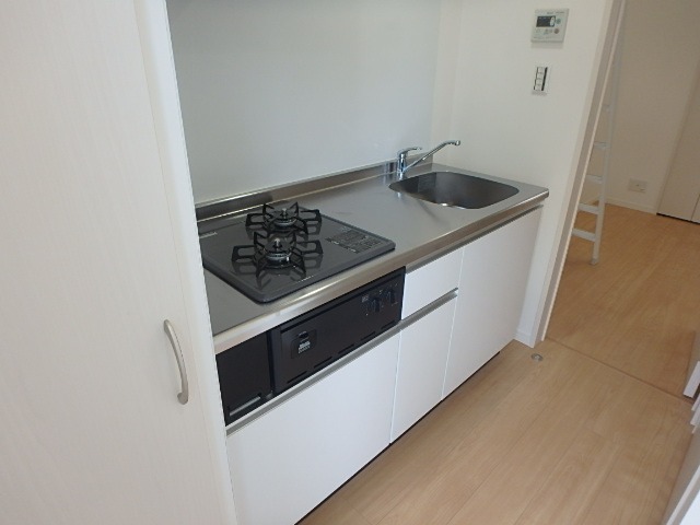 ��ʌ��������܎s�k��{�����Q���ڂ̃A�p�[�g�̃L�b�`��