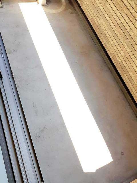 ��ʌ��@�c�s���V�h�U���ڂ̃A�p�[�g�̃o���R�j�[