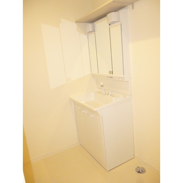 ��ʌ�����s�؂R���ڂ̃}���V�����̐��ʏ�