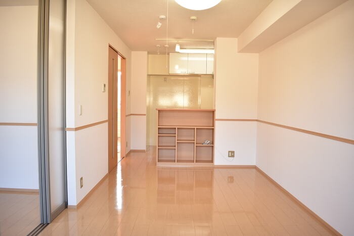 ��ʌ��������܎s����厚�󗈂̃A�p�[�g�̋��ԁE���r���O