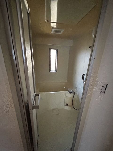 ��ʌ�����s������R���ڂ̃}���V�����̃o�X