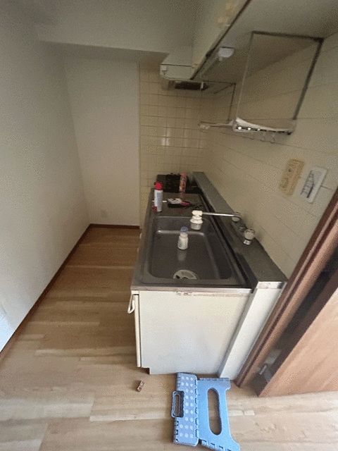 ��ʌ�����s������R���ڂ̃}���V�����̃L�b�`��