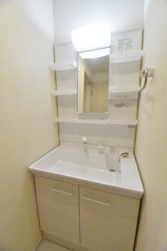 ��ʌ�����s���s�k�P���ڂ̃A�p�[�g�̐��ʏ�