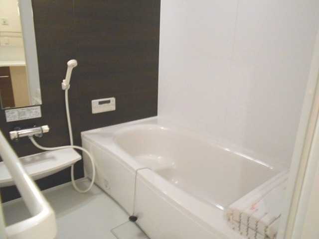 ��ʌ��������܎s�΋�厚��Ԗ؂̃A�p�[�g�̃o�X