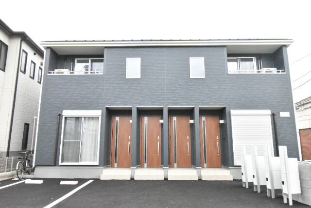 ��ʌ������s���R���ڂ̃A�p�[�g�̌����O��