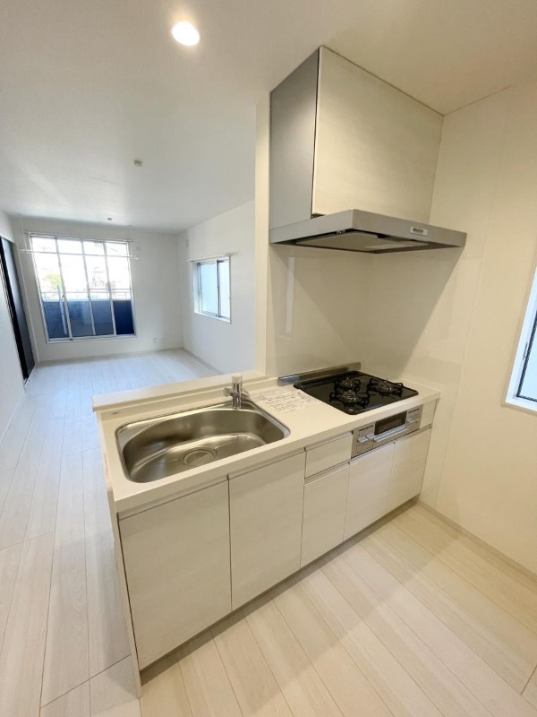 ��ʌ������s���R���ڂ̃A�p�[�g�̃L�b�`��