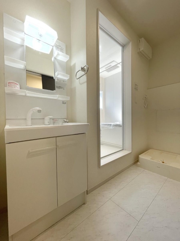 ��ʌ������s���R���ڂ̃A�p�[�g�̐��ʏ�