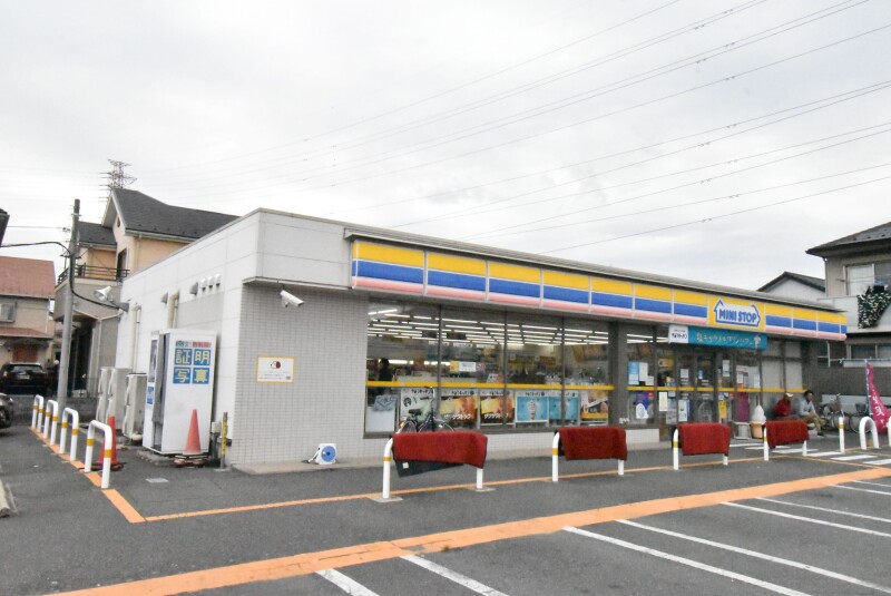 ��ʌ������s���R���ڂ̃A�p�[�g�̎���