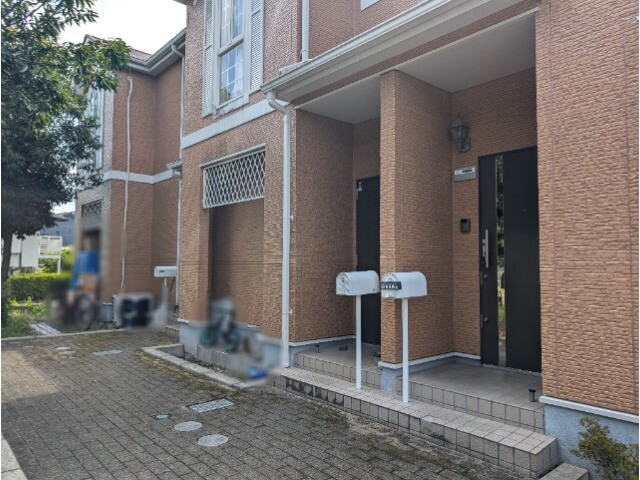 ��ʌ��������܎s��΋摾�c�Q���ڂ̃A�p�[�g�̃G���g�����X