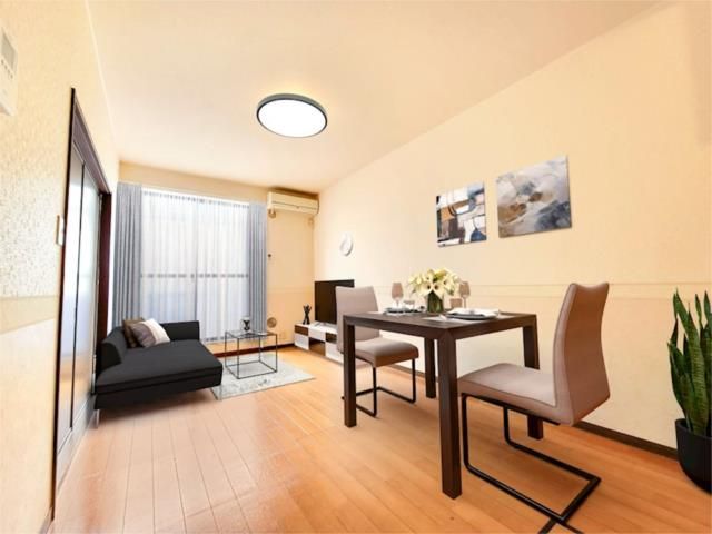 ��ʌ��z�J�s�����c���̃A�p�[�g�̋��ԁE���r���O