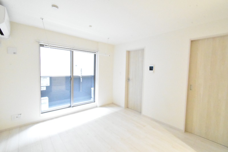 ��ʌ��z�J�s�厚�����̃A�p�[�g�̂��̑������E�X�y�[�X