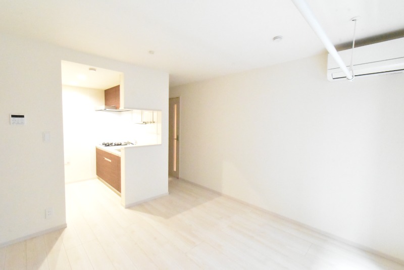 ��ʌ��z�J�s�厚�����̃A�p�[�g�̂��̑������E�X�y�[�X