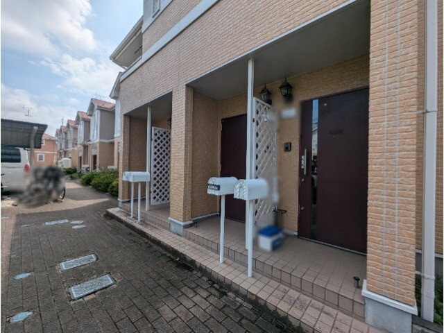 ��ʌ��������܎s��΋摾�c�Q���ڂ̃A�p�[�g�̃G���g�����X