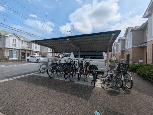 ��ʌ��������܎s��΋摾�c�Q���ڂ̃A�p�[�g�̂��̑�