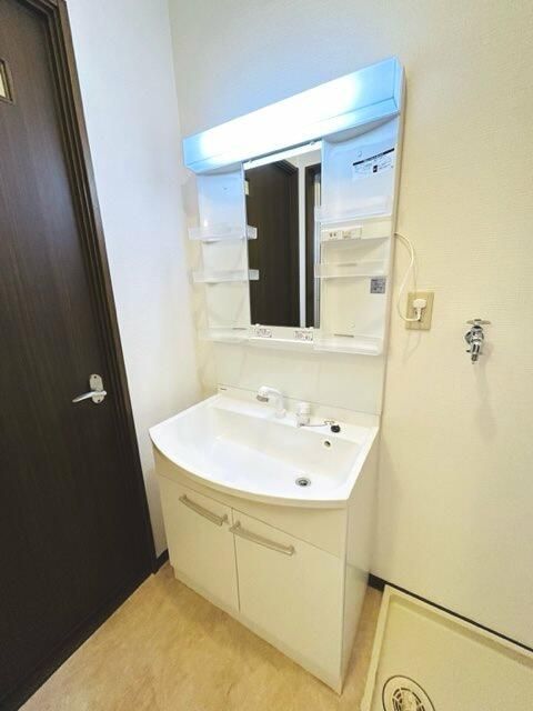 ��ʌ��z�J�s�����c���̃A�p�[�g�̐��ʏ�