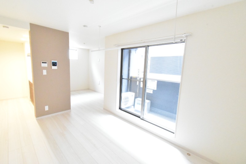 ��ʌ��z�J�s�厚�����̃A�p�[�g�̋��ԁE���r���O