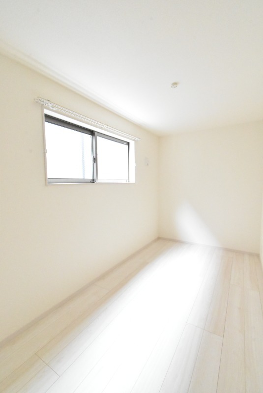 ��ʌ��z�J�s�厚�����̃A�p�[�g�̂��̑������E�X�y�[�X