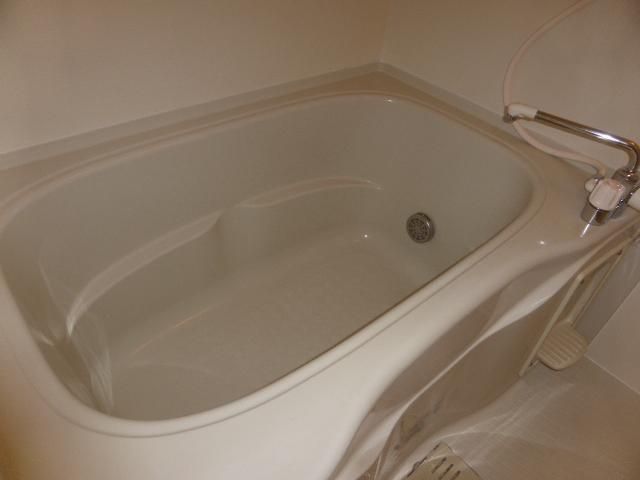 ��ʌ�����s���L�Q���ڂ̃A�p�[�g�̃o�X