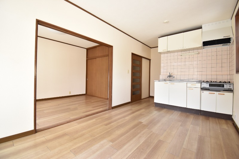 ��ʌ��z�J�s�����S���ڂ̃A�p�[�g�̋��ԁE���r���O