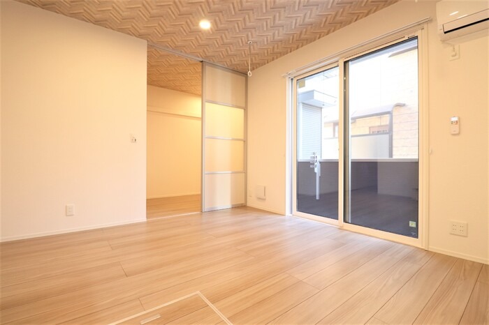 ��ʌ��z�J�s�����c���̃A�p�[�g�̋��ԁE���r���O