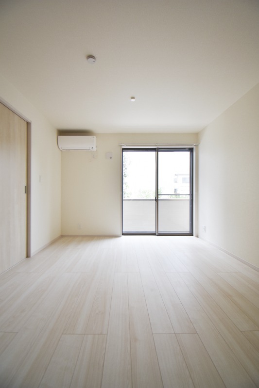 ��ʌ��������܎s������厚���n��̃A�p�[�g�̋����E���r���O