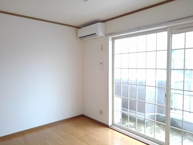 ��ʌ������s�������̃A�p�[�g�̋��ԁE���r���O