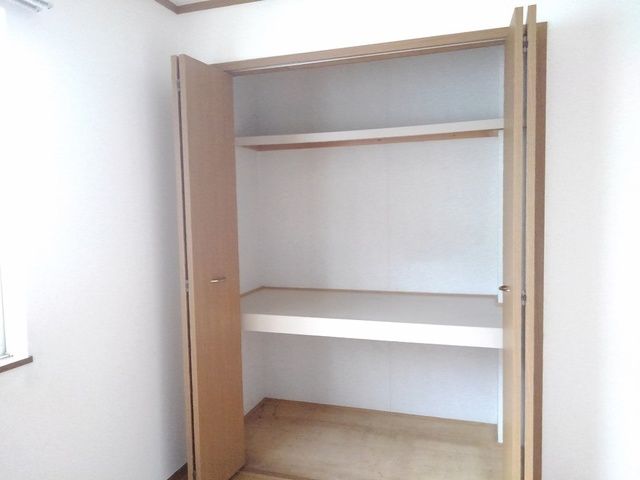 ��ʌ������s�������̃A�p�[�g�̎��[