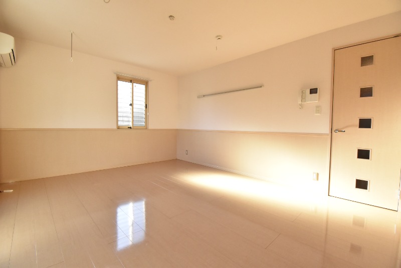 ��ʌ��������܎s��{��㏬���̃A�p�[�g�̋��ԁE���r���O