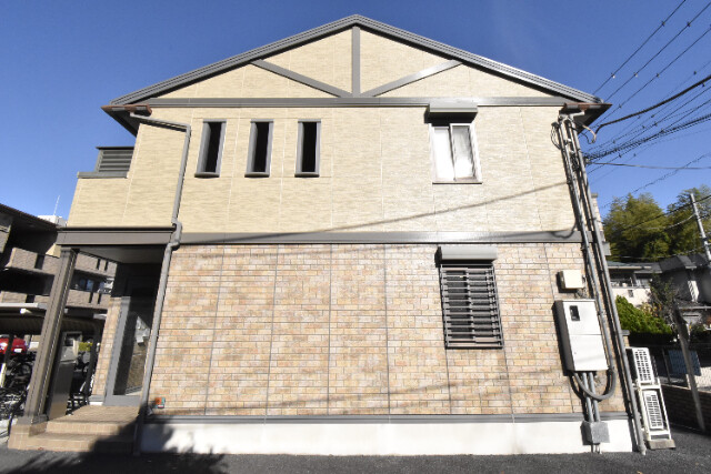 ��ʌ��������܎s��{��㏬���̃A�p�[�g�̌����O��