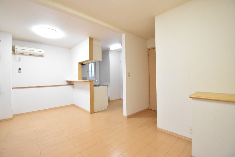 ��ʌ��������܎s�΋�厚���̃A�p�[�g�̋��ԁE���r���O