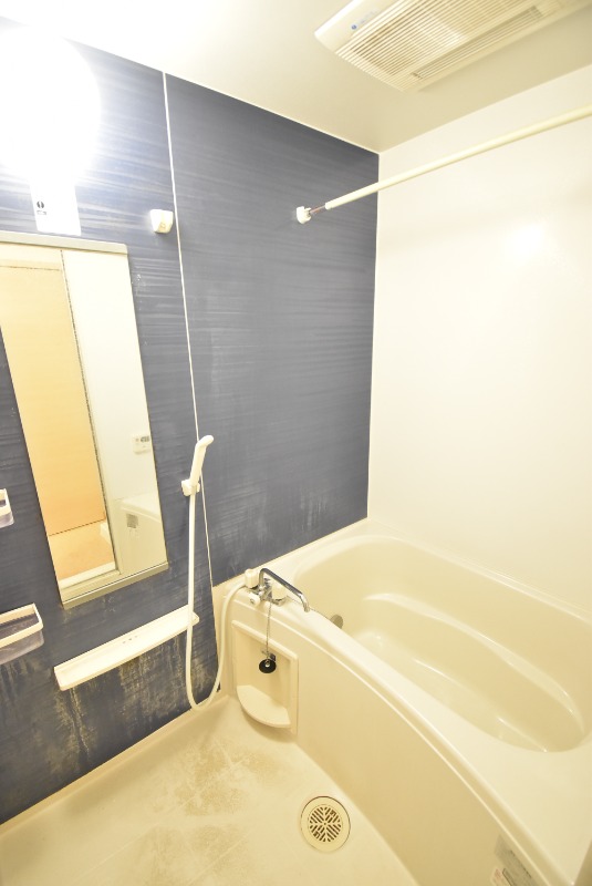 ��ʌ��������܎s�΋�厚���̃A�p�[�g�̃o�X