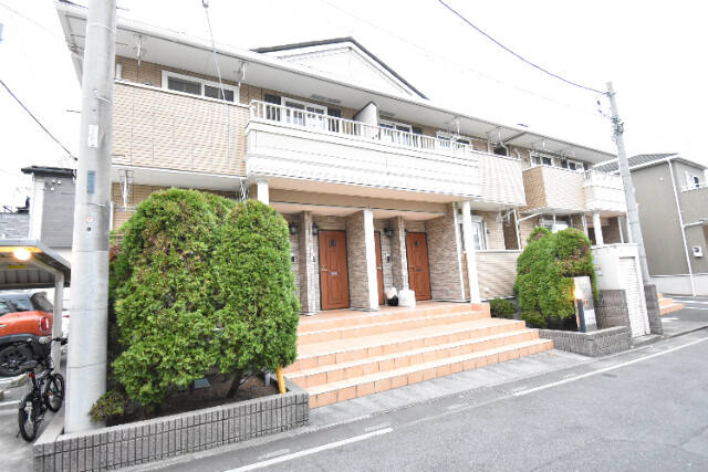 ��ʌ��������܎s�΋�厚���1713-1�̃A�p�[�g�̌����O��