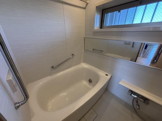 ��ʌ��������܎s��{����ؒ��Q���ڂ̃}���V�����̃o�X