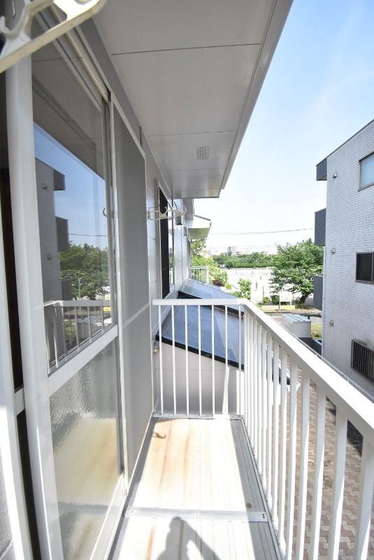 ��ʌ��������܎s�������J�T���ڂ̃A�p�[�g�̃o���R�j�[