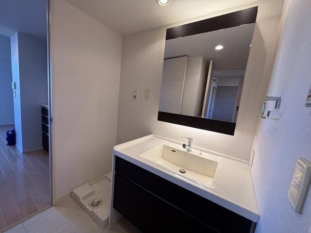 ��ʌ��������܎s��{����ؒ��Q���ڂ̃}���V�����̐��ʏ�