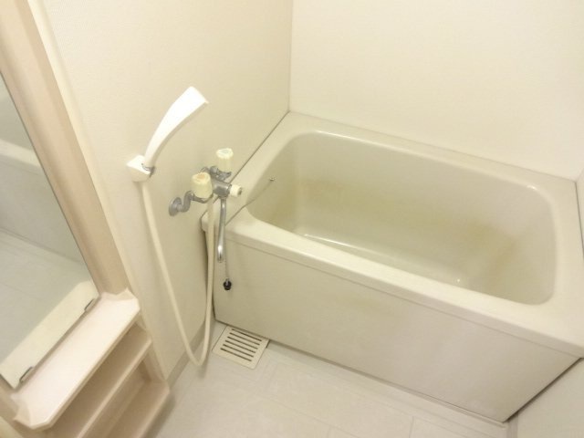 ��ʌ��@�c�s�n���Q���ڂ̃}���V�����̃o�X