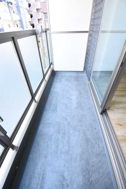 ��ʌ��������܎s��{���咬�R���ڂ̃}���V�����̃o���R�j�[