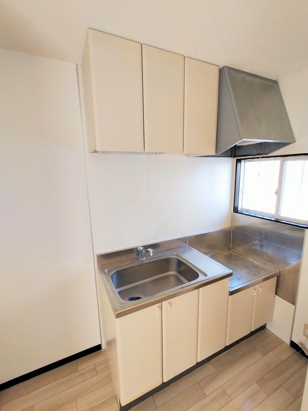 ��ʌ��������܎s��{��O���S���ڂ̃A�p�[�g�̃L�b�`��