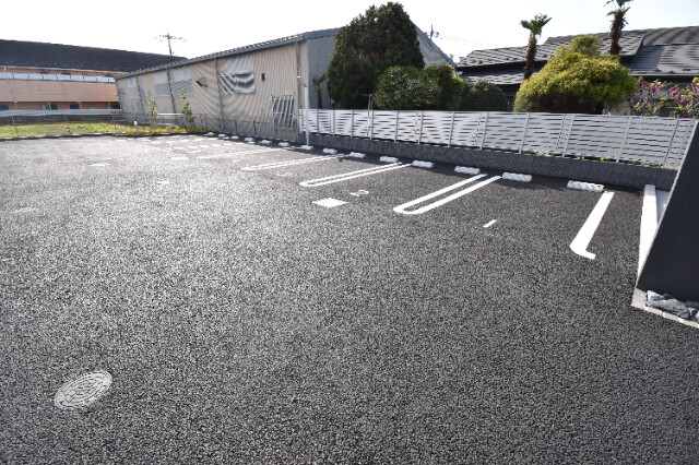 ��ʌ��������܎s��{��㏬���̃A�p�[�g�̒��ԏ�